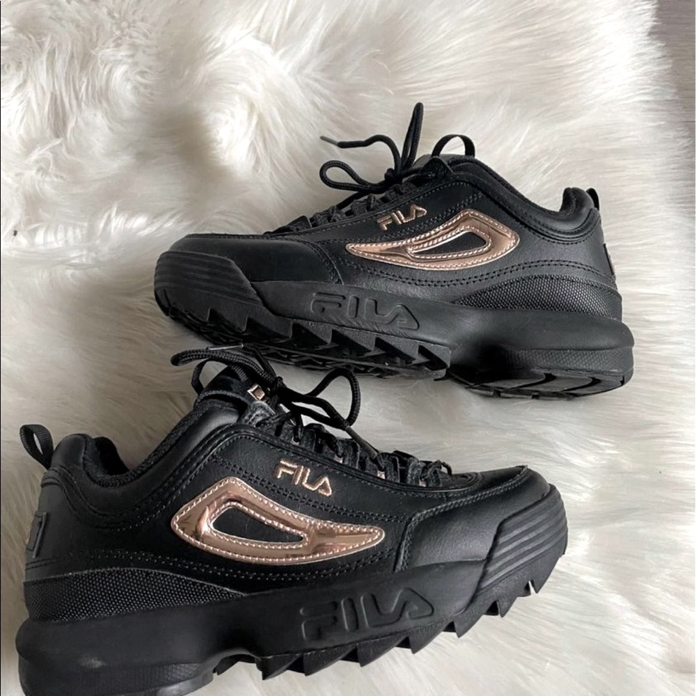 Black filas